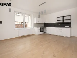 Pronájem bytu 3+kk, Strakonice, Komenského, 78 m2