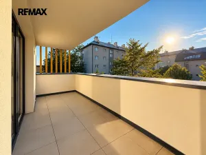 Pronájem bytu 2+kk, Olomouc, Varšavské nám., 45 m2