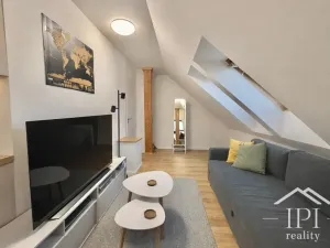 Pronájem bytu 2+kk, Praha - Holešovice, Komunardů, 53 m2