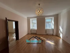 Pronájem bytu 3+1, Kroměříž, Husovo náměstí, 93 m2