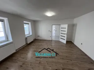Pronájem bytu 1+kk, Kroměříž, Husovo náměstí, 39 m2
