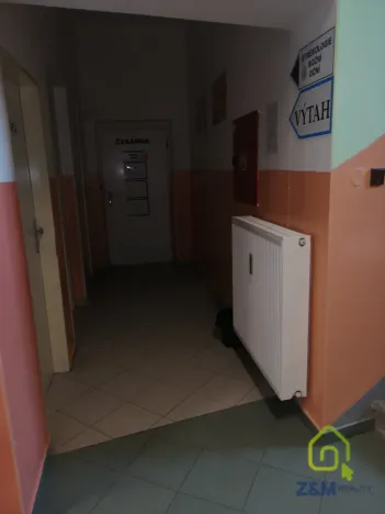 Pronájem obchodního prostoru, Sokolov, nábřeží Petra Bezruče, 26 m2