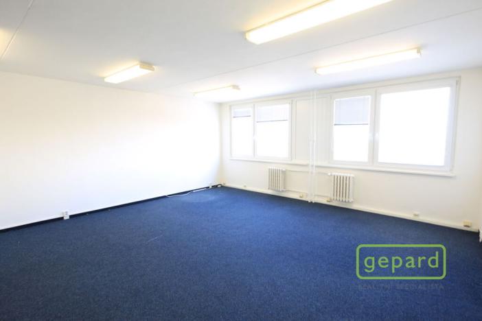 Pronájem kanceláře, Praha - Lhotka, Novodvorská, 12334 m2