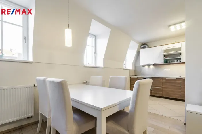 Prodej činžovního domu, Karlovy Vary, Bulharská, 635 m2