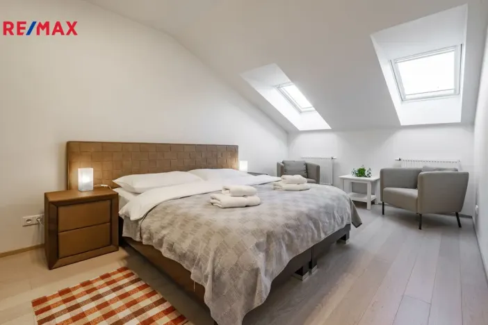 Prodej činžovního domu, Karlovy Vary, Bulharská, 635 m2