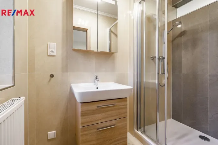 Prodej činžovního domu, Karlovy Vary, Bulharská, 635 m2