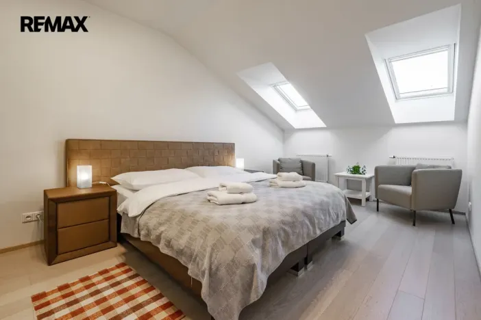 Prodej činžovního domu, Karlovy Vary, Bulharská, 635 m2