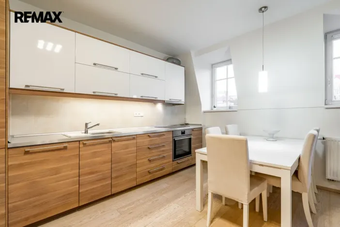 Prodej činžovního domu, Karlovy Vary, Bulharská, 635 m2