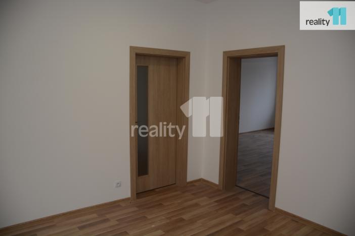 Pronájem kanceláře, Ostrov, Vančurova, 101 m2