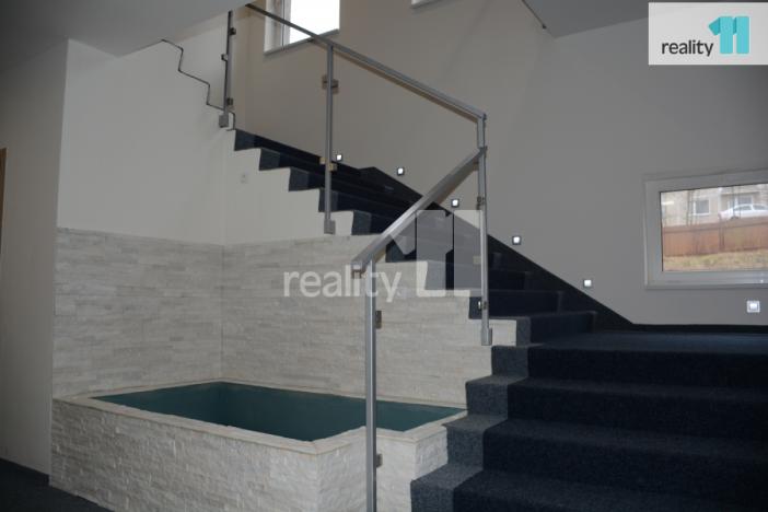 Pronájem kanceláře, Ostrov, Vančurova, 101 m2