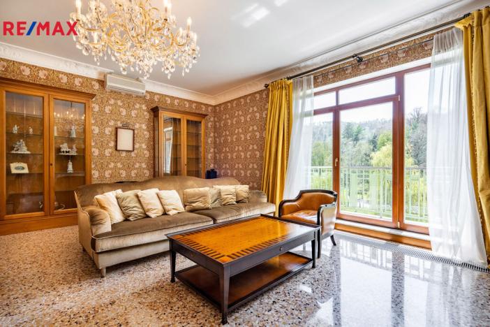 Prodej bytu 6+kk a větší, Karlovy Vary, U Imperiálu, 251 m2