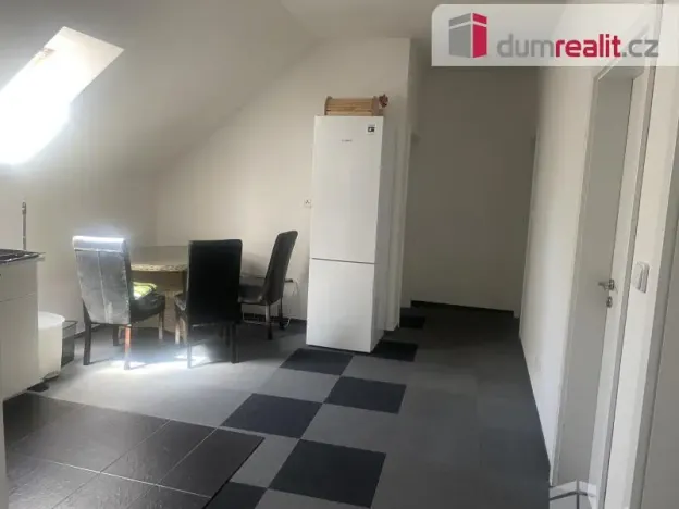 Pronájem bytu 1+kk, Praha - Hostavice, Pilská, 16 m2
