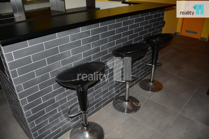 Prodej komerční nemovitosti, Karlovy Vary - Dvory, Chebská, 34 m2