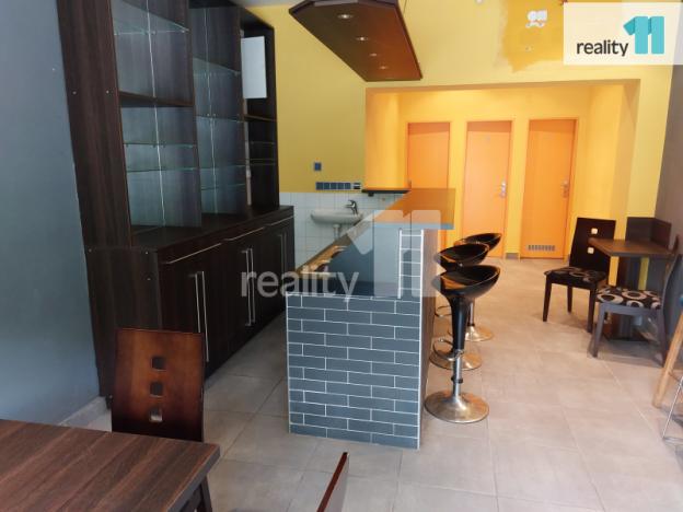 Prodej komerční nemovitosti, Karlovy Vary - Dvory, Chebská, 34 m2