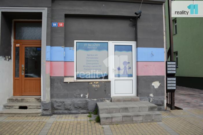 Prodej komerční nemovitosti, Karlovy Vary - Dvory, Chebská, 34 m2