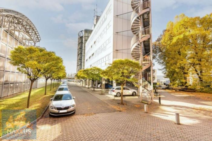 Pronájem kanceláře, Brno - Zábrdovice, Plynárenská, 910 m2