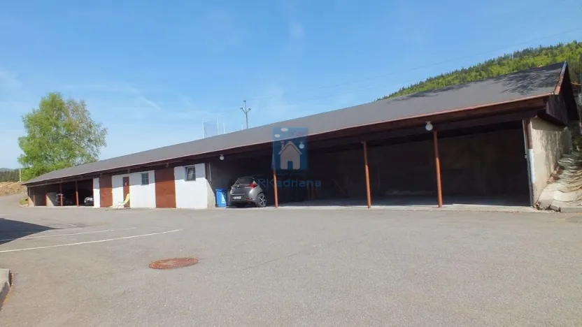 Prodej komerční nemovitosti, Strážný - Řasnice, 39598 m2