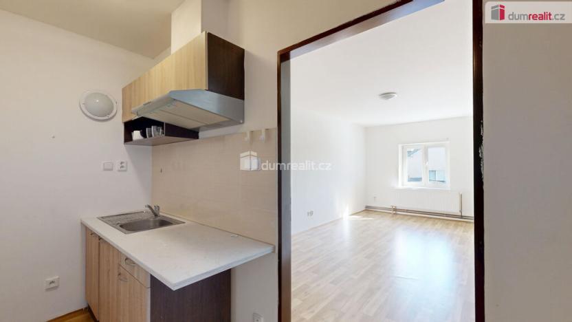 Pronájem bytu 1+1, Opava - Komárov, Podvihovská, 37 m2