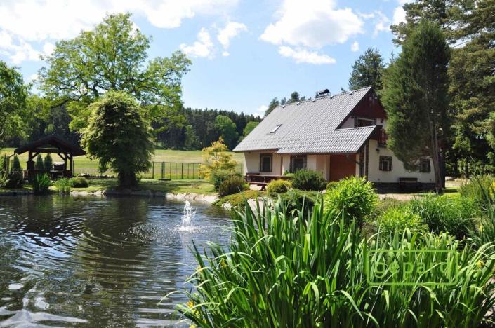 Prodej rodinného domu, Dvory, 222 m2