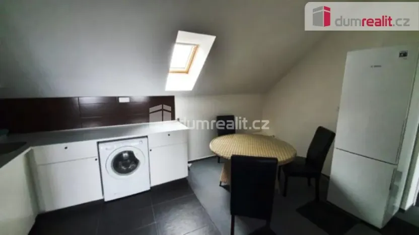 Pronájem bytu 1+kk, Praha - Hostavice, Pilská, 15 m2