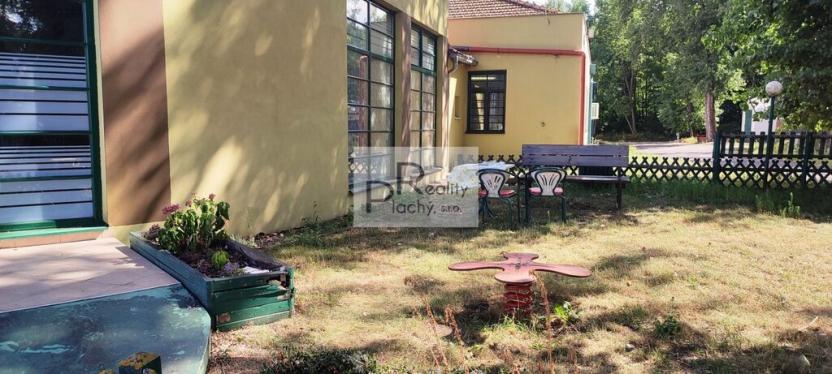 Pronájem obchodního prostoru, Hevlín, 158 m2