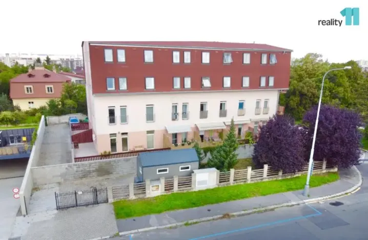 Prodej garáže, Praha 5, Lipová alej, 15 m2