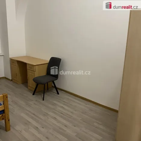 Pronájem bytu 1+kk, Praha 8, Zenklova, 17 m2