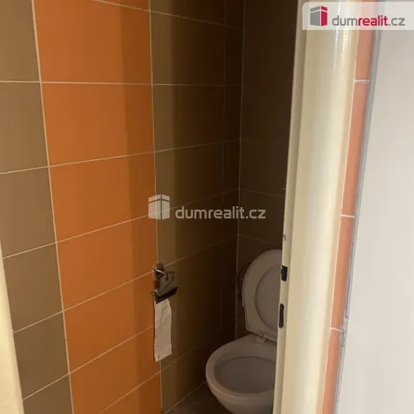 Pronájem bytu 1+kk, Praha 8, Zenklova, 17 m2