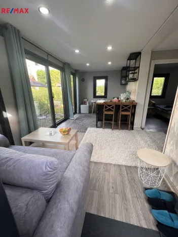 Prodej atypického bytu, Ostrov, Karlovarská, 39 m2