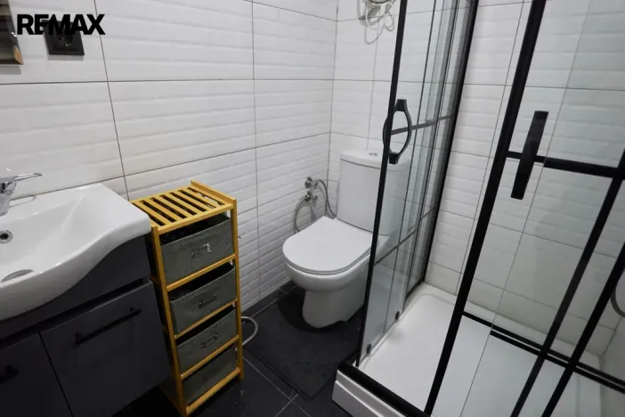 Prodej atypického bytu, Ostrov, Karlovarská, 39 m2