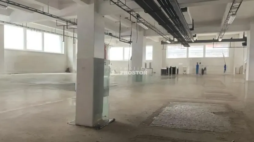 Pronájem skladu, Králův Dvůr, Tovární, 1000 m2