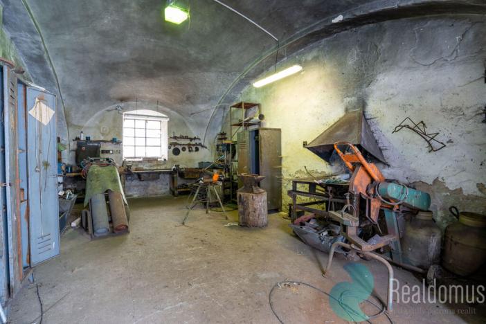 Prodej zemědělského objektu, Králova Lhota - Laziště, 2300 m2