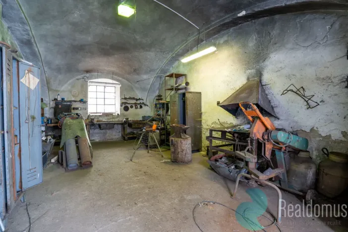 Prodej zemědělského objektu, Králova Lhota - Laziště, 2300 m2