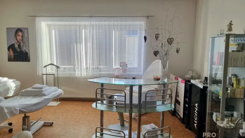 Pronájem obchodního prostoru, Moravský Krumlov, Dr. Odstrčila, 27 m2