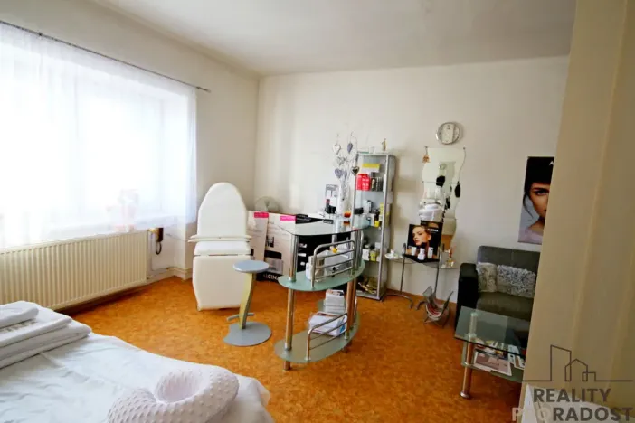 Pronájem obchodního prostoru, Moravský Krumlov, Dr. Odstrčila, 27 m2