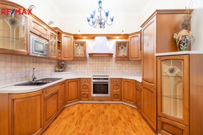 Prodej bytu 3+1, Karlovy Vary, Mariánskolázeňská, 119 m2