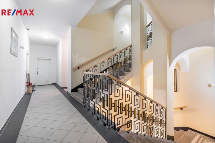 Prodej bytu 3+1, Karlovy Vary, Mariánskolázeňská, 119 m2