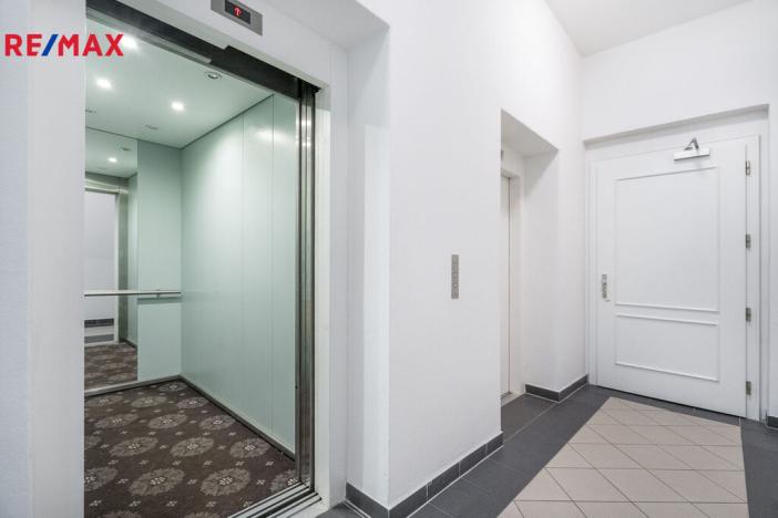 Prodej bytu 3+1, Karlovy Vary, Mariánskolázeňská, 119 m2