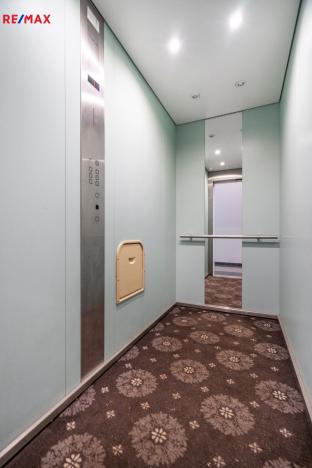 Prodej bytu 3+1, Karlovy Vary, Mariánskolázeňská, 119 m2