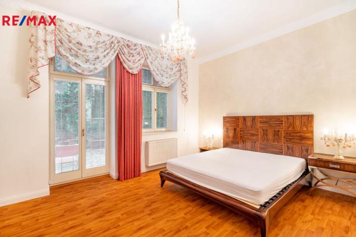 Prodej bytu 3+1, Karlovy Vary, Mariánskolázeňská, 119 m2