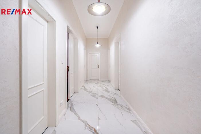 Prodej bytu 3+1, Karlovy Vary, Mariánskolázeňská, 119 m2