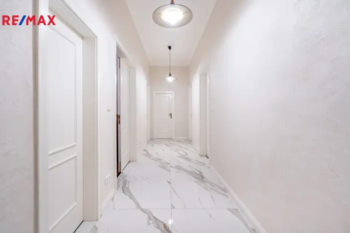 Prodej bytu 3+1, Karlovy Vary, Mariánskolázeňská, 119 m2