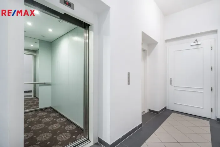 Prodej bytu 3+1, Karlovy Vary, Mariánskolázeňská, 119 m2