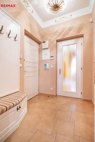 Prodej bytu 2+kk, Karlovy Vary, Mariánskolázeňská, 63 m2