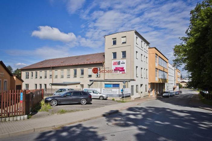 Pronájem skladu, Pelhřimov, Křemešnická, 1000 m2