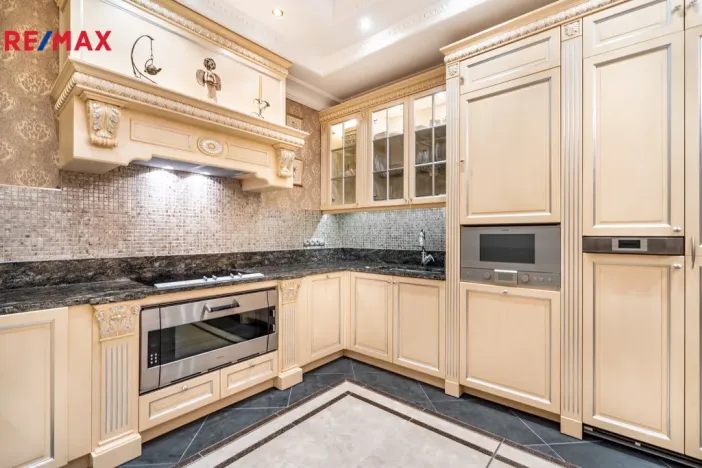 Prodej bytu 5+1, Karlovy Vary, U Imperiálu, 253 m2