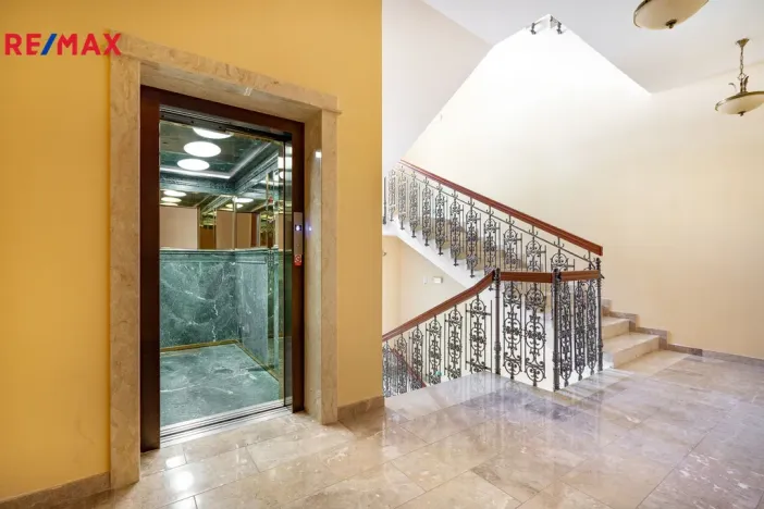 Prodej bytu 5+1, Karlovy Vary, U Imperiálu, 253 m2