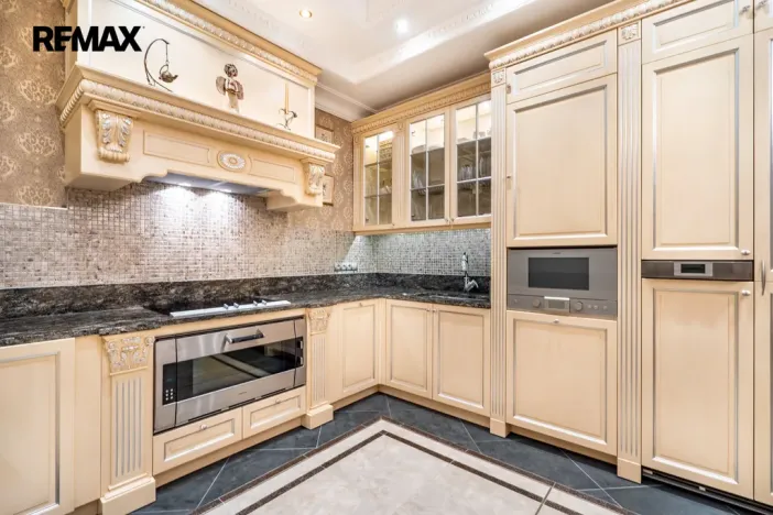 Prodej bytu 5+1, Karlovy Vary, U Imperiálu, 253 m2