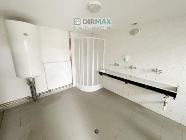 Prodej výrobních prostor, Klatovy - Luby, 3000 m2