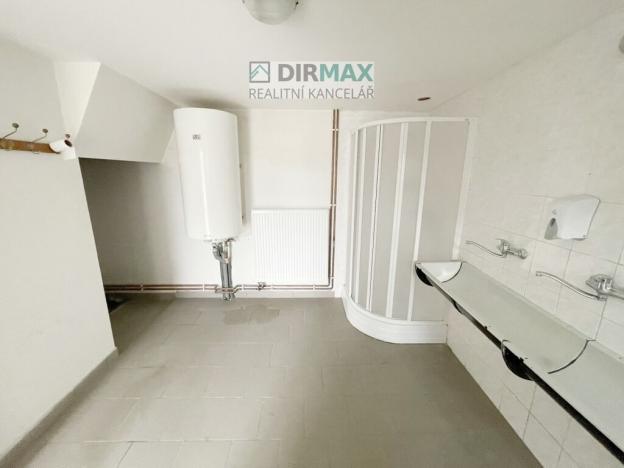 Prodej výrobních prostor, Klatovy - Luby, 3000 m2